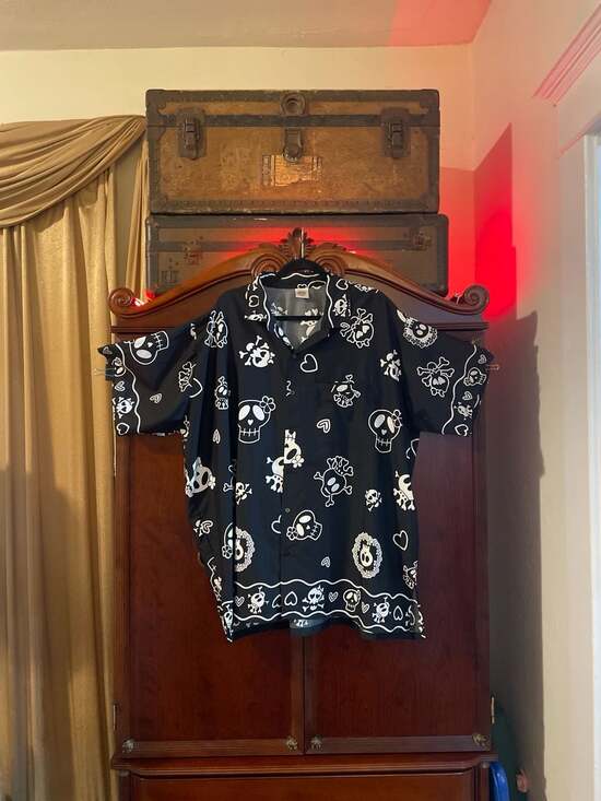 Happy Bay Other - Happy Bay Skulls and Hearts Short Sleeve Button Down Shirt XXL